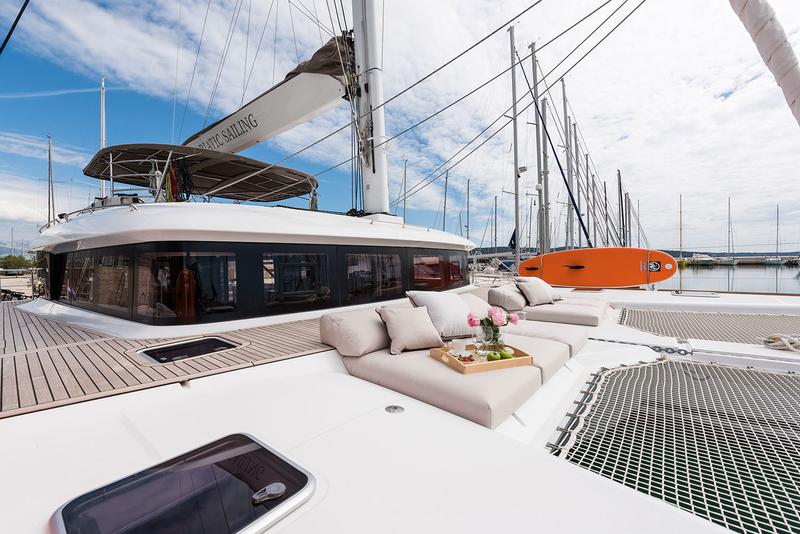 Book yachts online - catamaran - Lagoon 620 - OPAL - rent