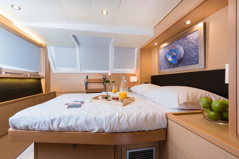 Book yachts online - catamaran - Lagoon 620 - OPAL - rent