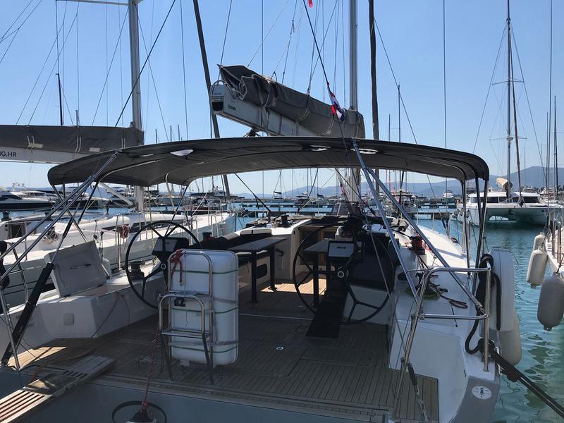 Book yachts online - sailboat - More 55 - PIXEL - rent