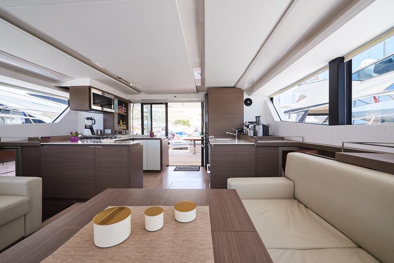 Book yachts online - powercatamaran - Leopard 53 PC - GOOD VIBES owner version - rent