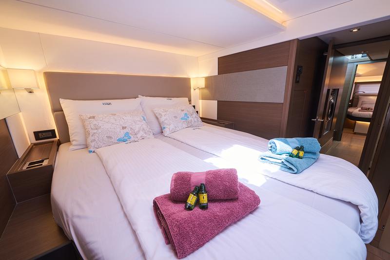 Book yachts online - powercatamaran - Leopard 53 PC - GOOD VIBES owner version - rent