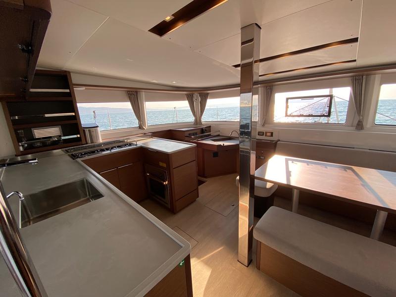 Book yachts online - catamaran - Lagoon 46 owner version - TATRY - rent