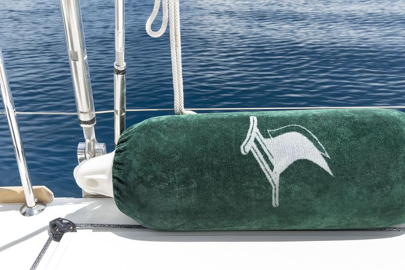 Book yachts online - catamaran - Lagoon 52 F owner version - EMERALD GEMINI - rent