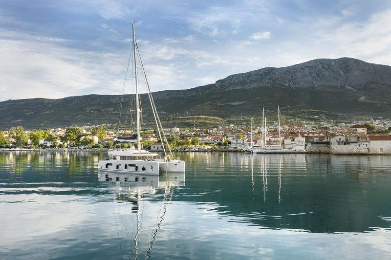 Book yachts online - catamaran - Lagoon 52 F owner version - EMERALD GEMINI - rent