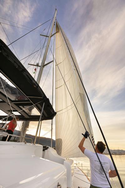 Book yachts online - catamaran - Lagoon 52 F owner version - EMERALD GEMINI - rent