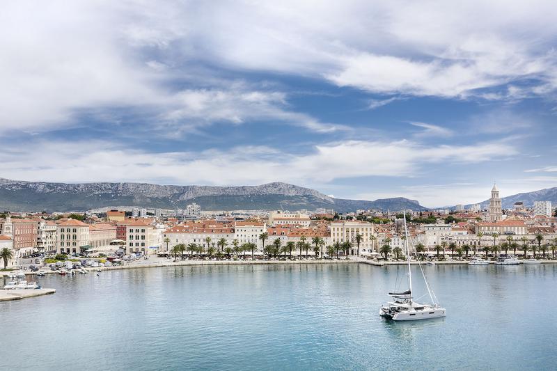 Book yachts online - catamaran - Lagoon 52 F owner version - EMERALD GEMINI - rent