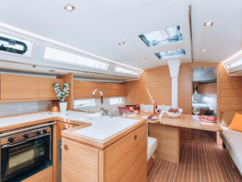 Book yachts online - sailboat - Salona 46 - JUNO - rent