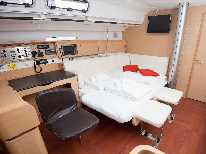 Book yachts online - sailboat - Beneteau First 45 - GALATA - rent
