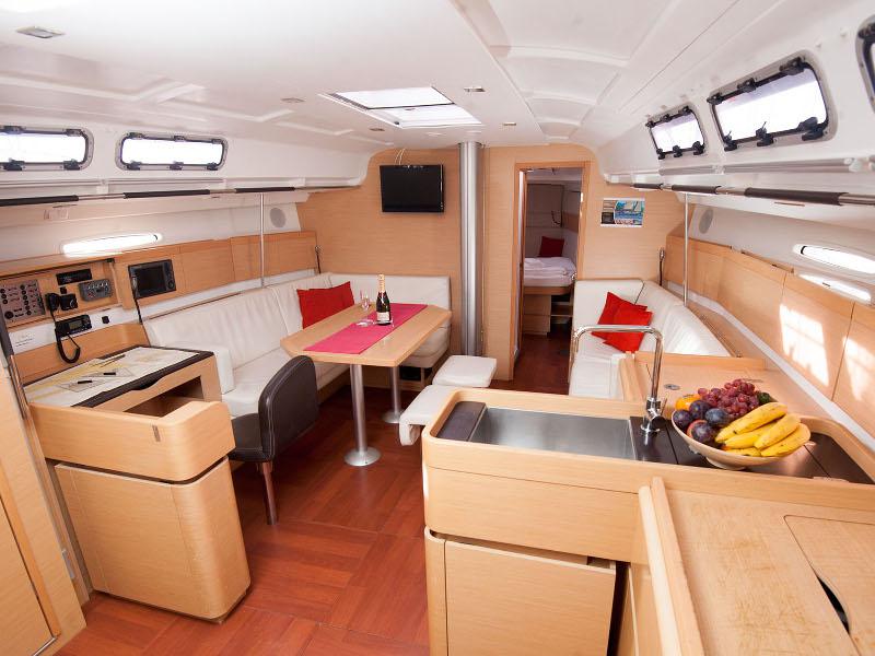 Book yachts online - sailboat - Beneteau First 45 - HERA II - rent