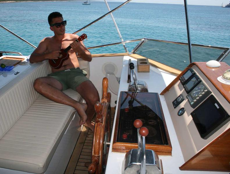 Book yachts online - motorboat - Hampton 42 - SEA LION - rent