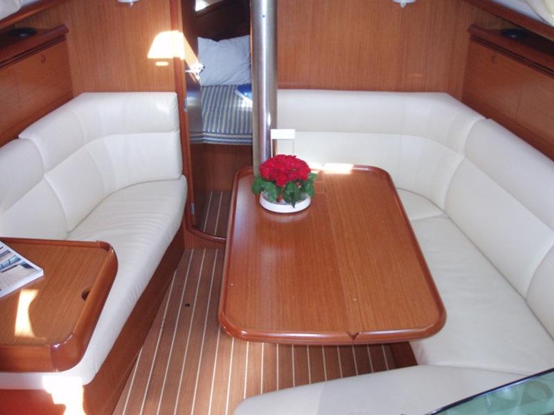 Book yachts online - sailboat - Sun Odyssey 35 - Nicolas I - rent