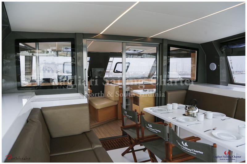Book yachts online - catamaran - Nautitech Open 40 - Enteara - rent