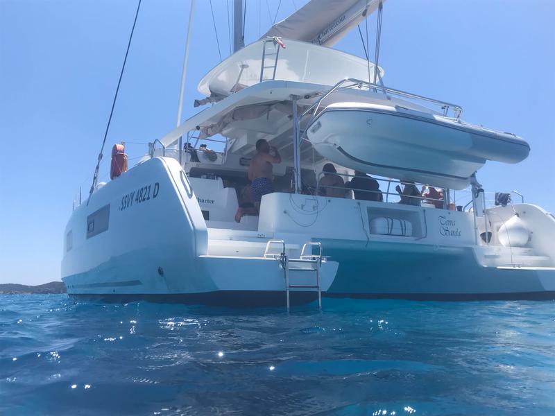 Book yachts online - catamaran - Lagoon 46 - Terra Sarda - rent