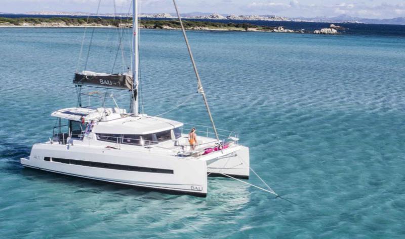 Book yachts online - catamaran - Bali 4.1 Maxi Lounge - Grampis - rent