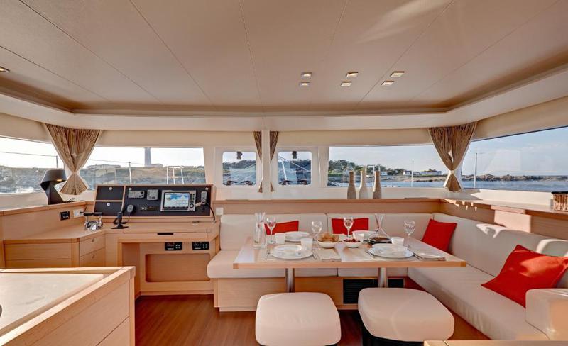 Book yachts online - catamaran - Lagoon 450  Flybridge - Lu Lu - rent