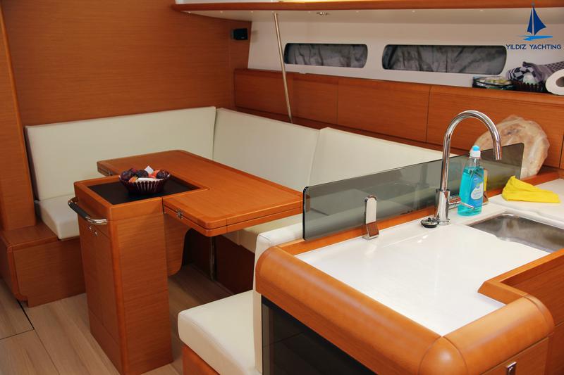 Book yachts online - sailboat - Sun Odyssey 439 - Dorothy May - rent