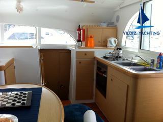 Book yachts online - catamaran - Lagoon 380 S2 - Gallifrey - rent