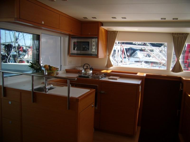 Book yachts online - catamaran - Lagoon 450F - KOS 450.3 - rent