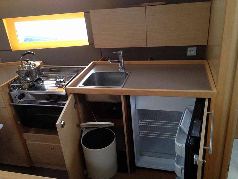 Book yachts online - sailboat - Oceanis 38 - KOS 38.4 - rent