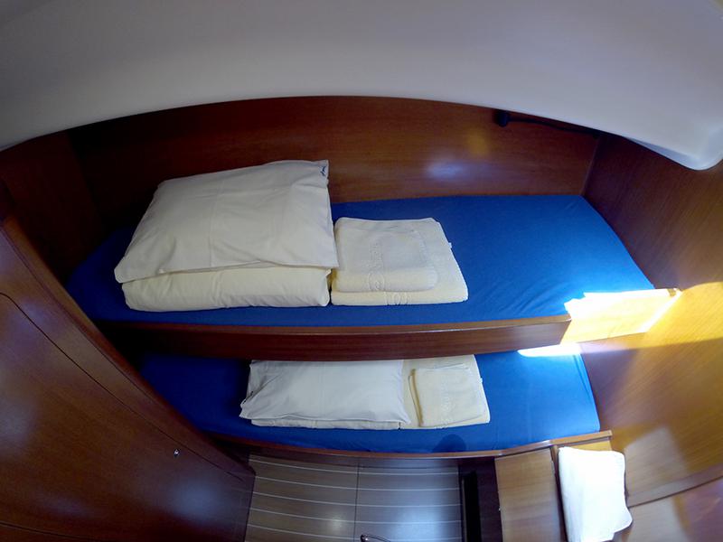 Book yachts online - sailboat - Grand Soleil 50 - Kety - rent