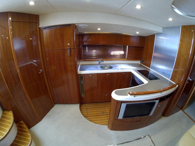 Book yachts online - motorboat - Fairline Targa 52 GT - KATRIN - rent