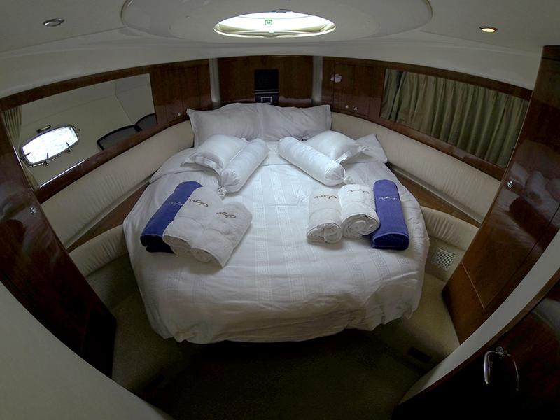 Book yachts online - motorboat - Fairline Targa 52 GT - KATRIN - rent