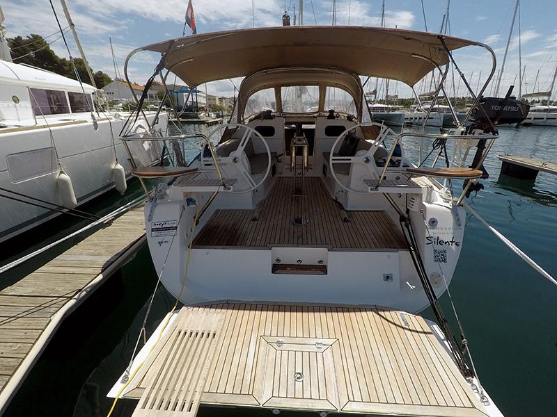 Book yachts online - sailboat - Elan 40 Impression - Silente - rent