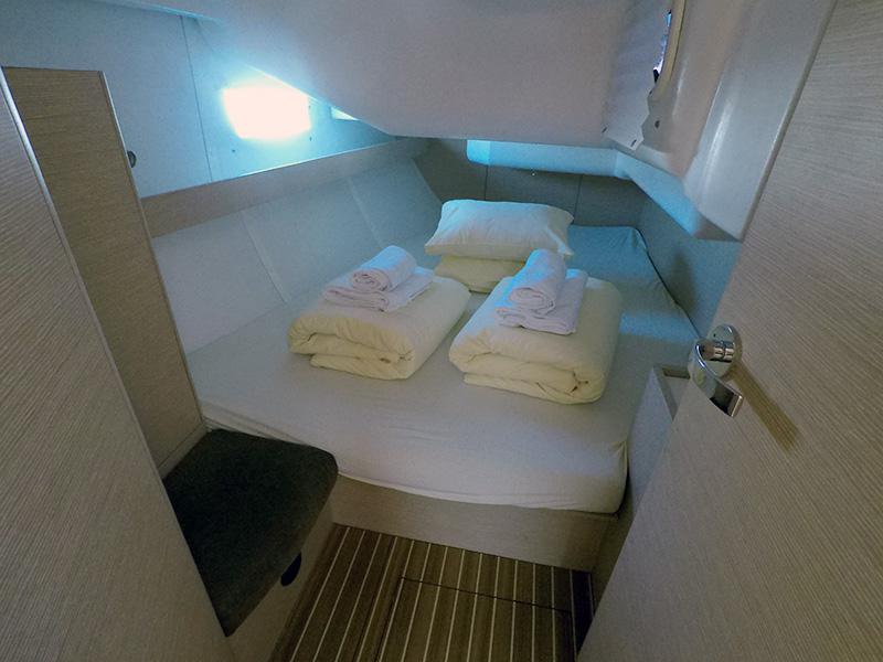 Book yachts online - sailboat - Elan 40 Impression - Silente - rent