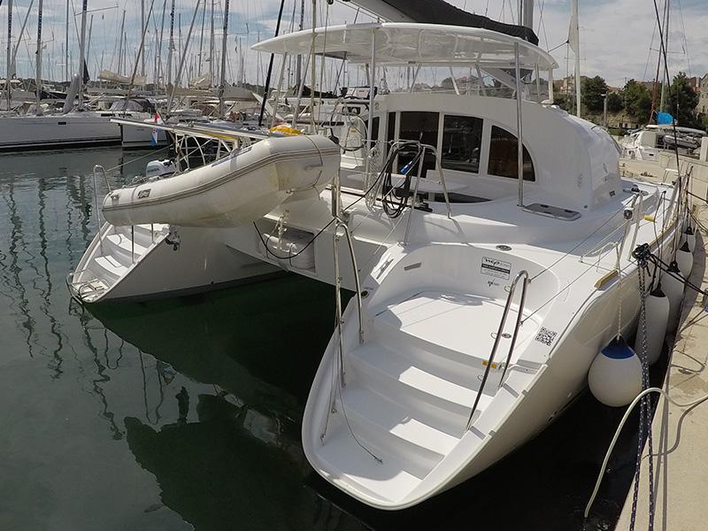 Book yachts online - catamaran - Lagoon 380 - Maya - rent