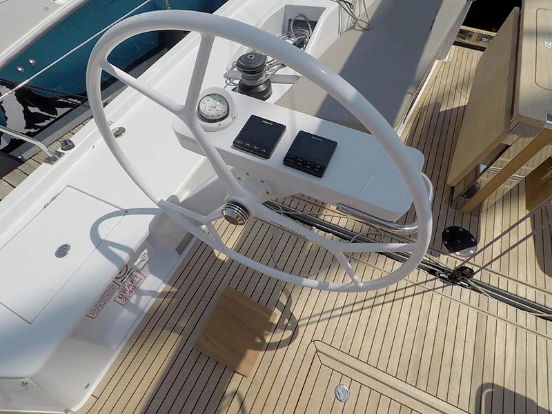 Book yachts online - sailboat - Grand Soleil 44 - Sportski Vuk 44 - rent