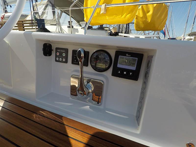 Book yachts online - sailboat - Grand Soleil 44 - Sportski Vuk 44 - rent
