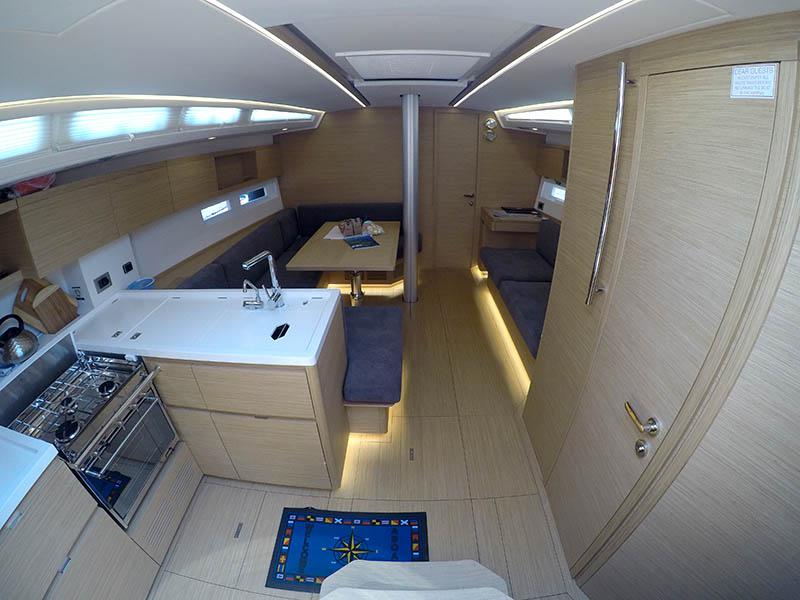 Book yachts online - sailboat - Grand Soleil 44 - Sportski Vuk 44 - rent