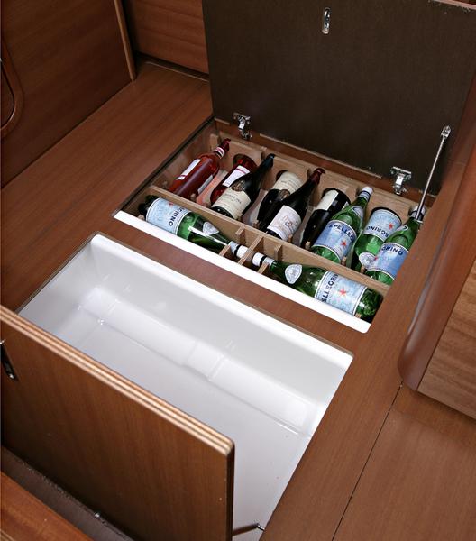 Book yachts online - sailboat - Dufour 375 GL - China girl - rent