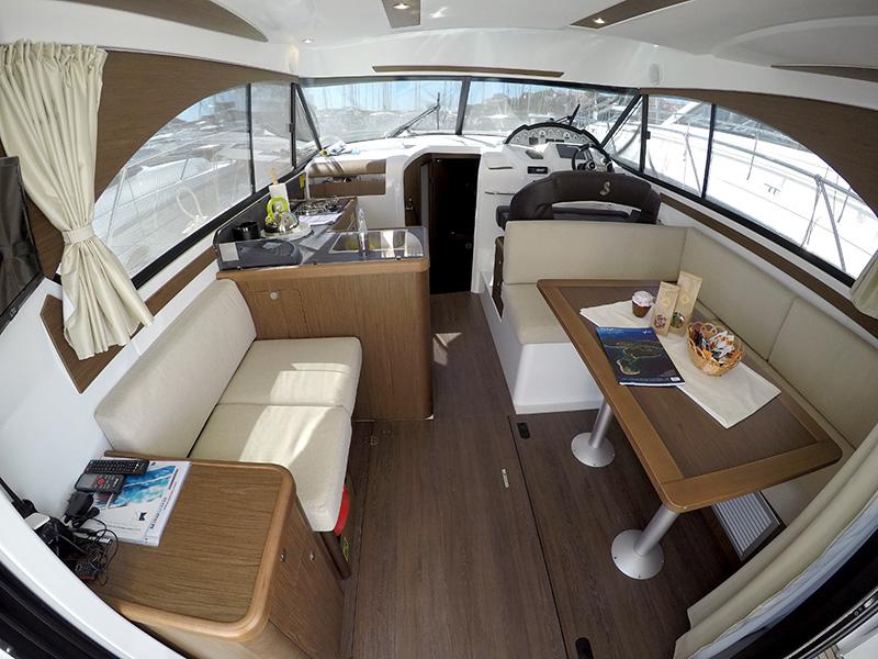 Book yachts online - motorboat - Beneteau Antares 36 - Mandalina II - rent