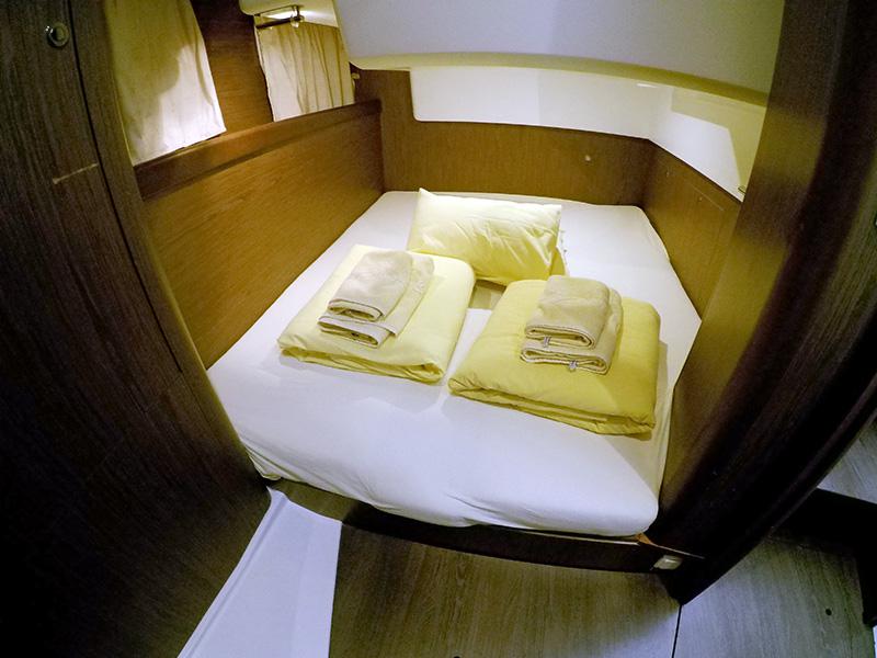 Book yachts online - motorboat - Beneteau Antares 36 - Mandalina II - rent