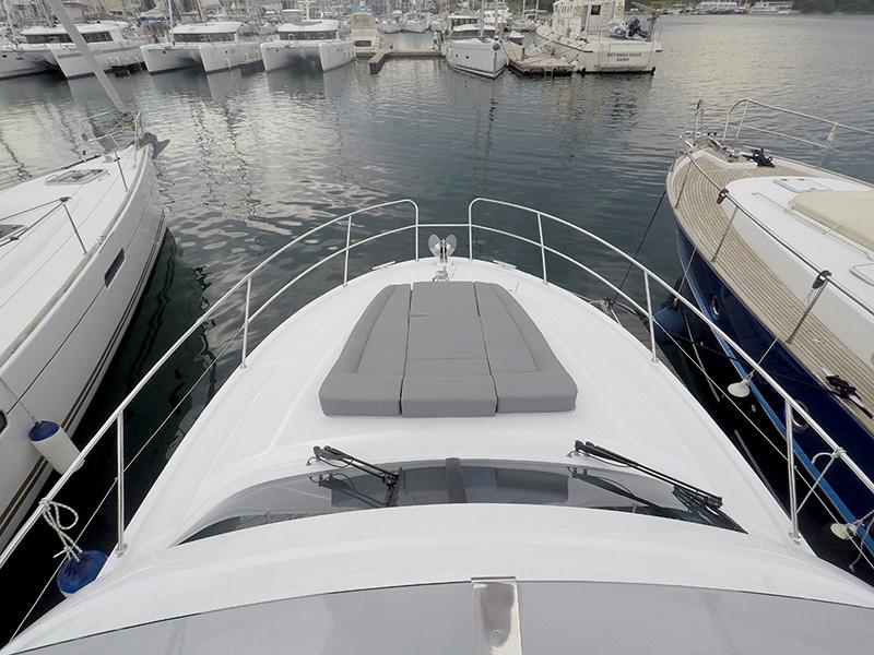 Book yachts online - motorboat - Beneteau Antares 36 - Mandalina II - rent