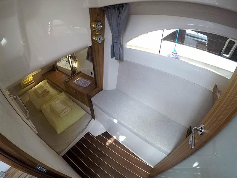 Book yachts online - motorboat - Marex 360 Cabriolet Cruiser - True North - rent