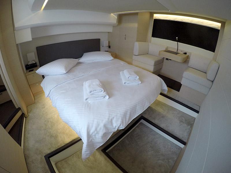 Book yachts online - motorboat - Prestige 500 Fly - Serendipity I - rent