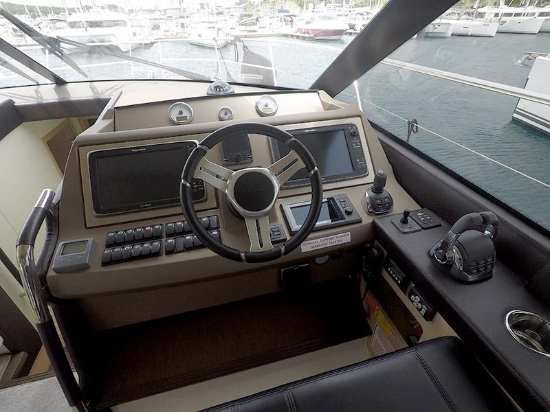 Book yachts online - motorboat - Prestige 500 Fly - Serendipity I - rent