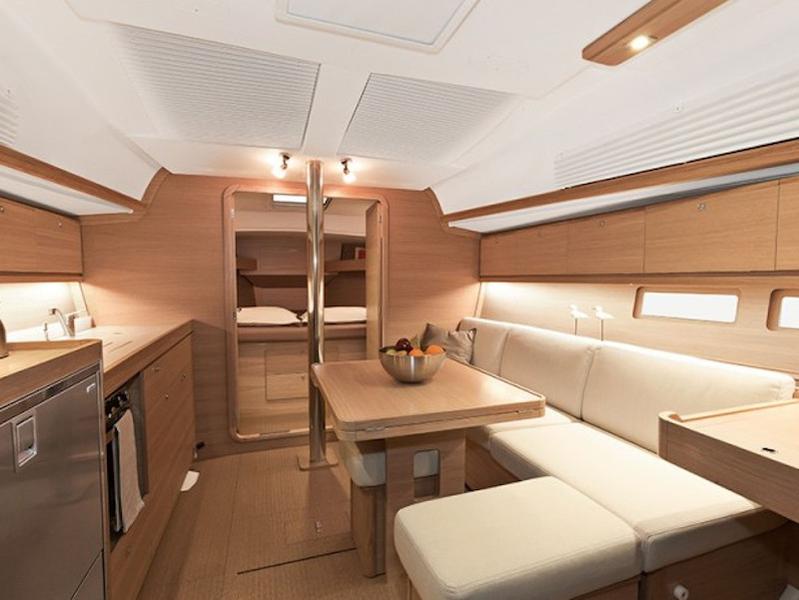 Book yachts online - sailboat - Dufour 382 GL - Major Tom - rent