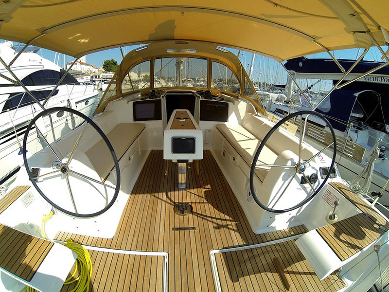 Book yachts online - sailboat - Dufour 382 GL - Major Tom - rent