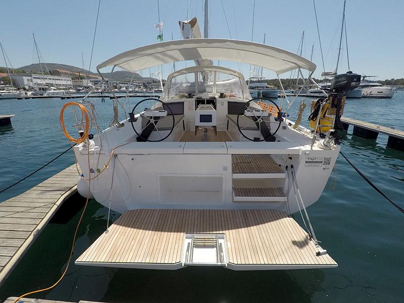 Book yachts online - sailboat - Dufour 430 GL - SWEETEST TAB00 - rent