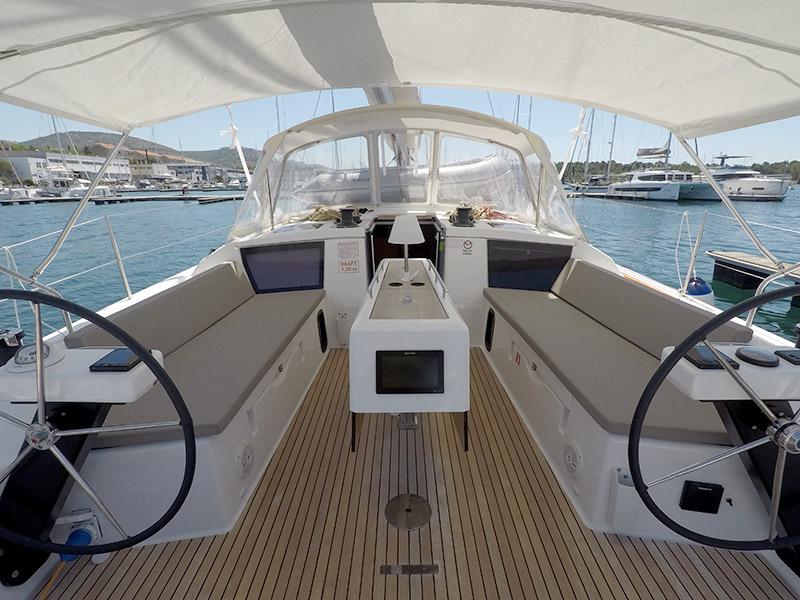 Book yachts online - sailboat - Dufour 430 GL - SWEETEST TAB00 - rent