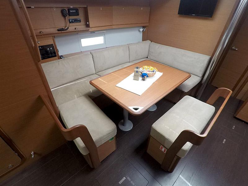 Book yachts online - sailboat - Dufour 430 GL - SWEETEST TAB00 - rent