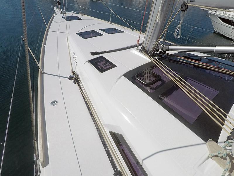 Book yachts online - sailboat - Dufour 460 - Petra - rent