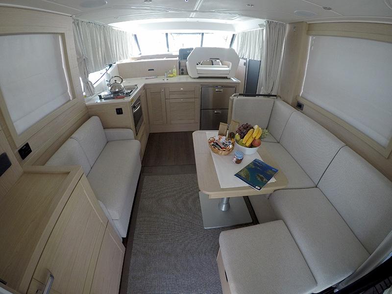 Book yachts online - motorboat - Beneteau S. Trawler 47 - Ocean dreamer - rent