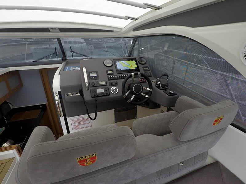 Book yachts online - motorboat - Marex 310 Sun Cruiser - 7 Happy Days - rent