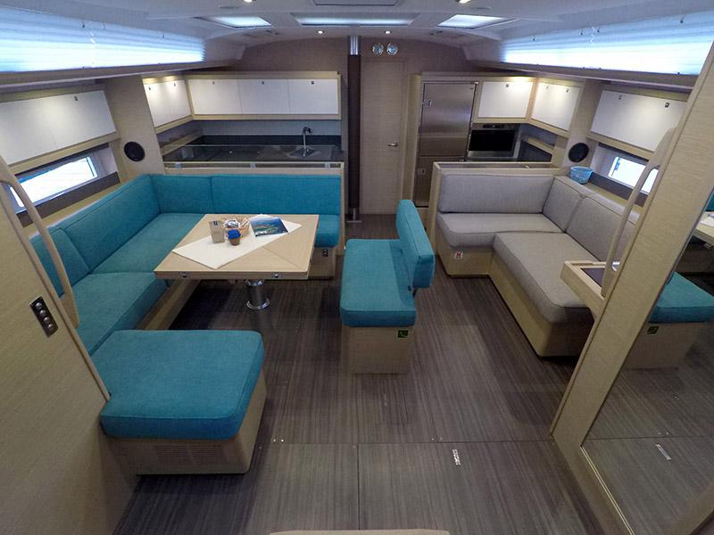Book yachts online - sailboat - Dufour 530 GL - Vita - rent