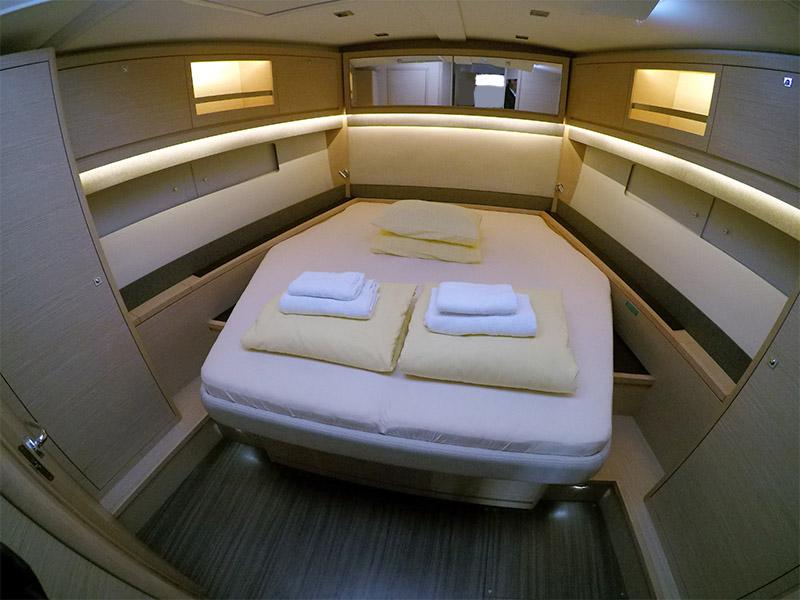 Book yachts online - sailboat - Dufour 530 GL - Vita - rent