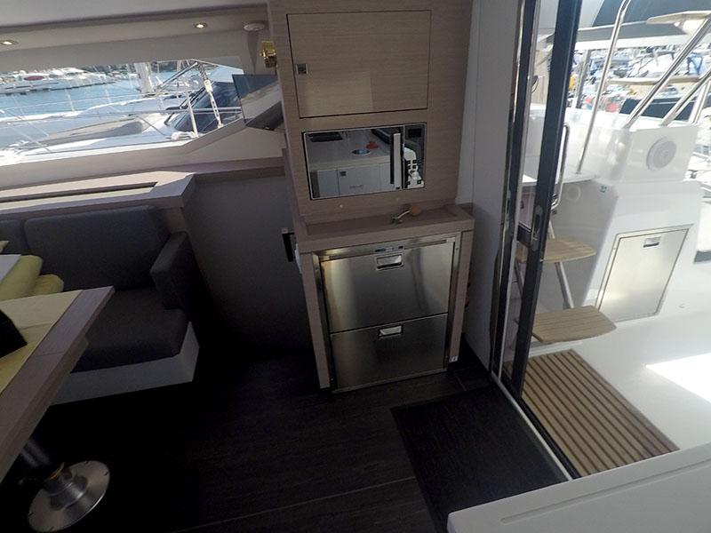 Book yachts online - catamaran - Fountaine Pajot Astréa 42 - Imagine - rent